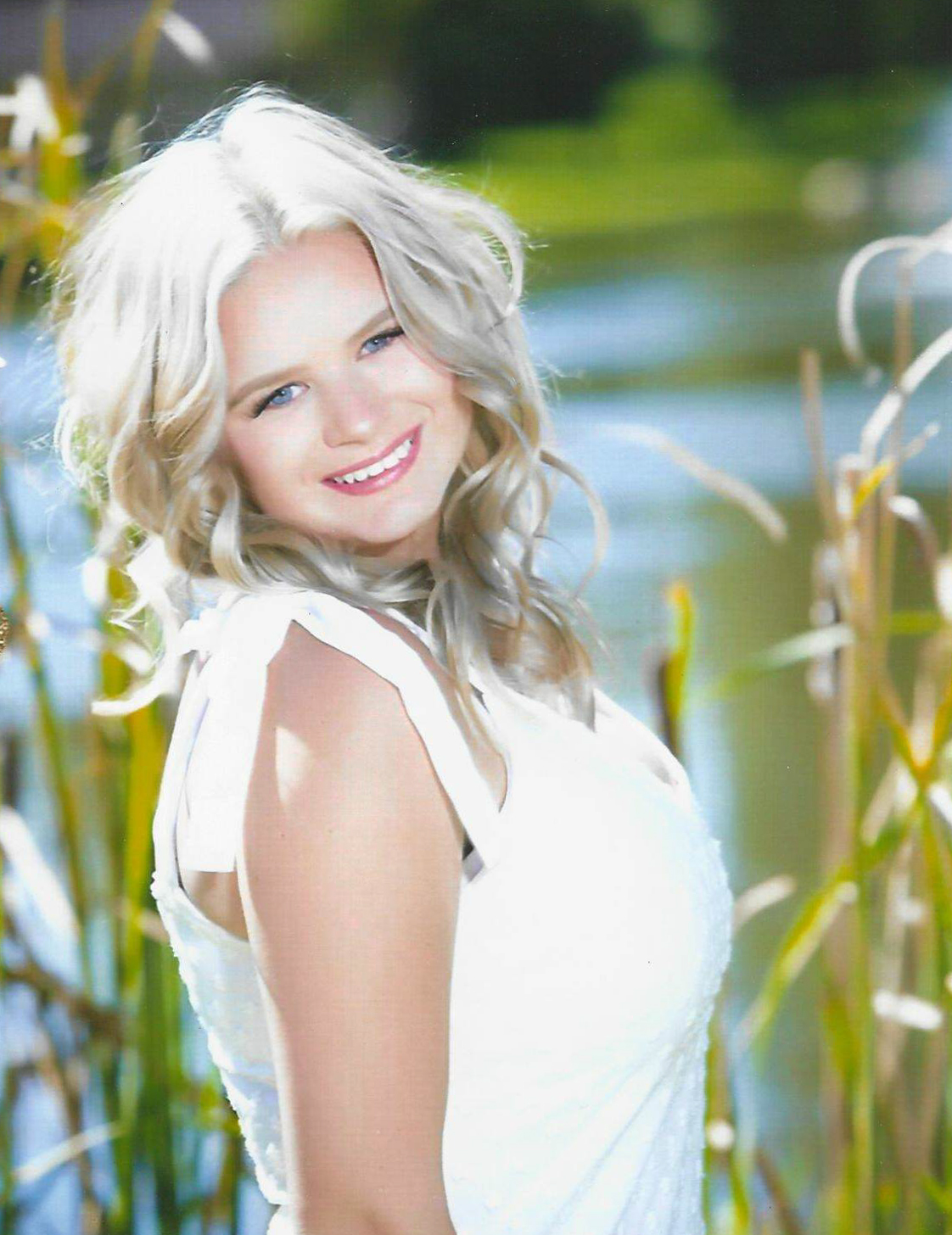 Testimonials - Maggie\'s Wigs 4 Kids of Michigan - Carleigh-HS-graduation